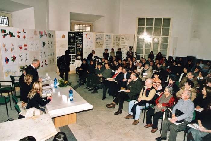 Foto-cronaca della intitolazione di un'aula alla docente Adele Longobardi