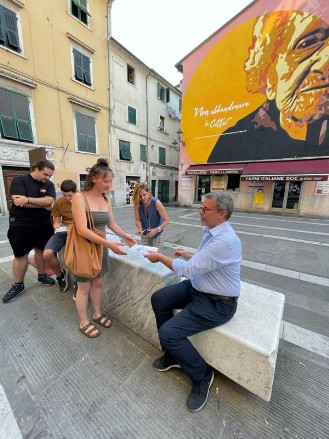 Fotografia di un momento dell'incontro col senatore Endrizzi