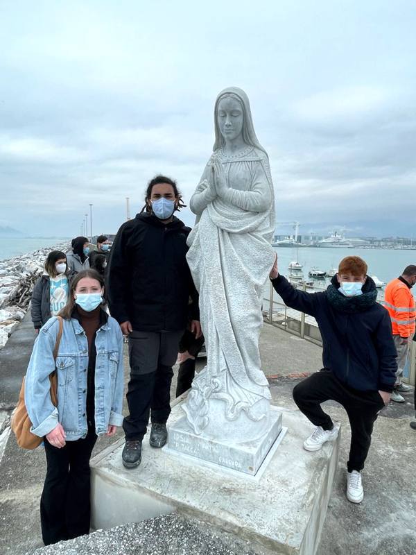 Posizionamento della Madonnina sul Porto di Marina di Carrara